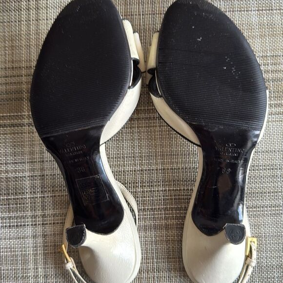 Valentino Garavani Open Toe Off White Leather Sling Back Pump with Bow. - Picture 6 of 8